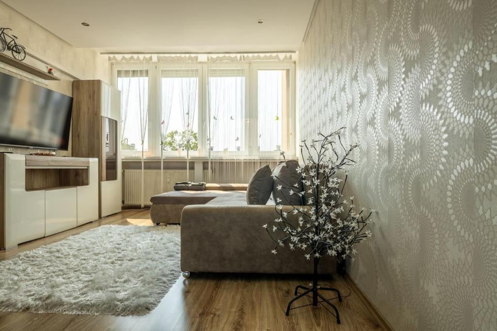 Martonfalvi Penthouse W Jacuzzi Дебрецен Екстер'єр фото